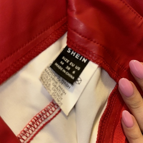 Red leather pants - Picture 3 of 3